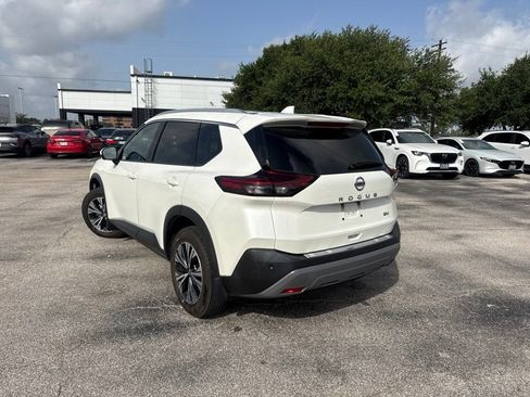 Used 2021 Nissan Rogue SV w/ Premium Package FWD image 5