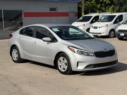 Used 2018 Kia Forte LX w/ LX Rear Camera Package FWD image 8