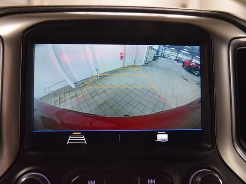 Used 2021 Chevrolet Silverado 1500 LT w/ Z71 Off-Road Package image 47