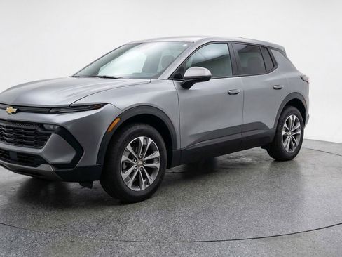 Used 2025 Chevrolet Equinox LT FWD image 3