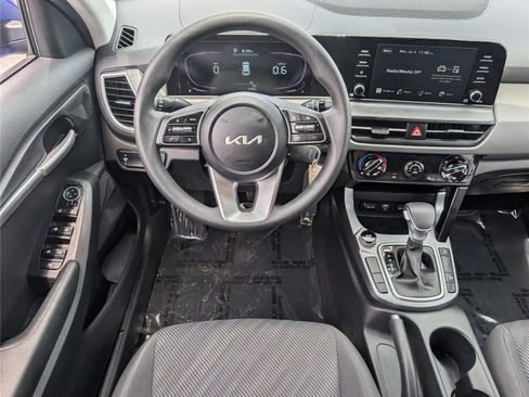 Used 2024 Kia Seltos LX AWD/4WD image 17