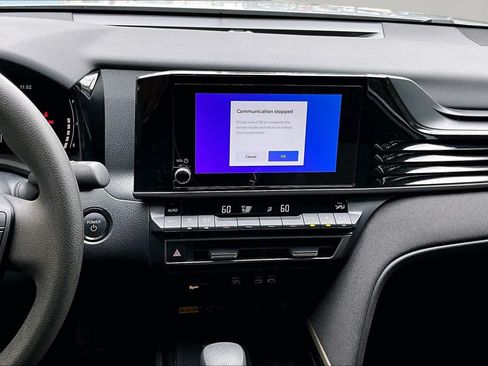 Used 2025 Toyota Camry LE FWD image 7
