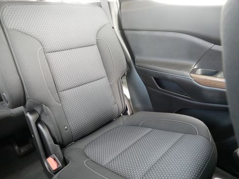 Used 2023 GMC Acadia SLE w/ Driver Convenience Package image 14