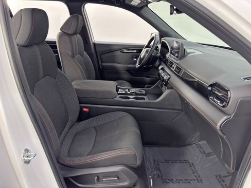 Used 2025 Honda Pilot Sport image 15