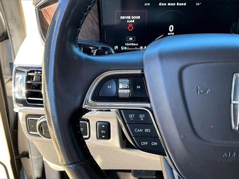Used 2019 Lincoln Navigator Select image 15