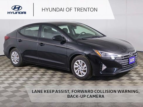 Used 2020 Hyundai Elantra SE w/ Cargo Package (C1) FWD image 1