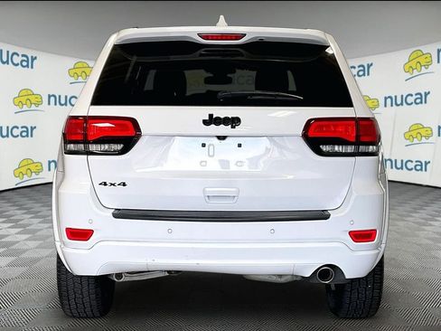 Used 2018 Jeep Grand Cherokee Altitude AWD/4WD image 5