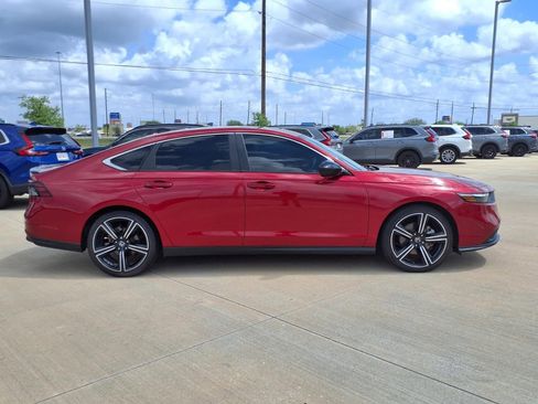 Used 2024 Honda Accord Sport image 8