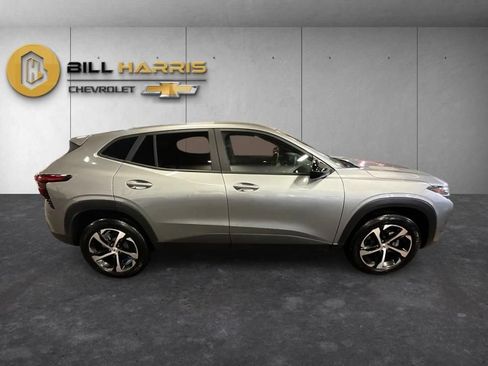 Used 2025 Chevrolet Trax RS w/ Driver Confidence Package FWD image 9