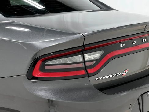 Used 2022 Dodge Charger SXT AWD/4WD image 35