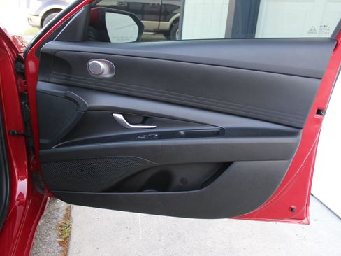 Used 2023 Hyundai Elantra SEL FWD image 22