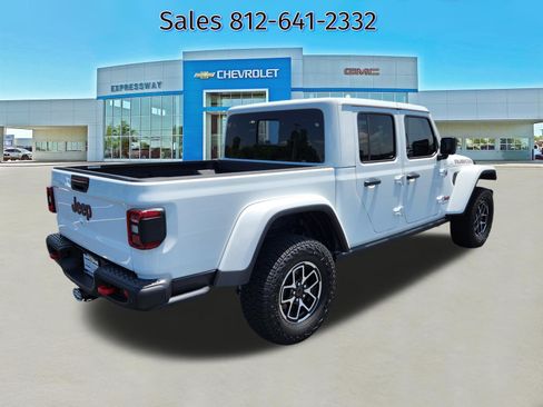 Used 2025 Jeep Gladiator Rubicon AWD/4WD image 7