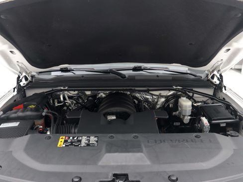 Used 2017 Chevrolet Suburban LT AWD/4WD image 38
