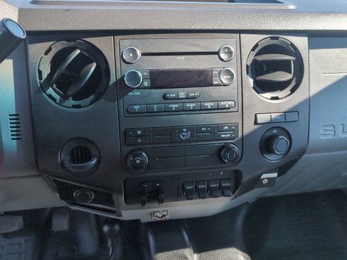 Used 2014 Ford F450 4x4 Crew Cab Super Duty image 13