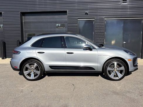 Certified 2025 Porsche Macan image 11