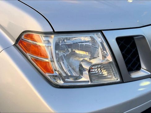 Used 2017 Nissan Frontier Desert Runner RWD image 24