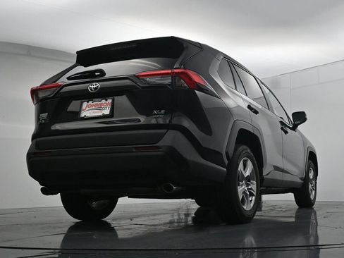 Used 2025 Toyota RAV4 XLE AWD/4WD image 36