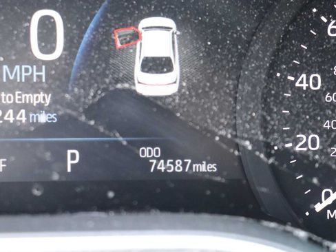 Used 2022 Toyota Avalon XLE w/ Moonroof Package FWD image 11