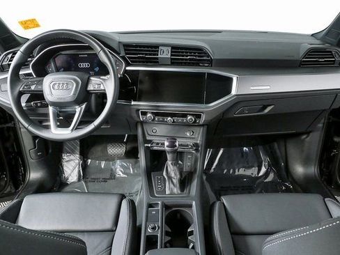 Used 2025 Audi Q3 2.0T Premium w/ Convenience Package image 17