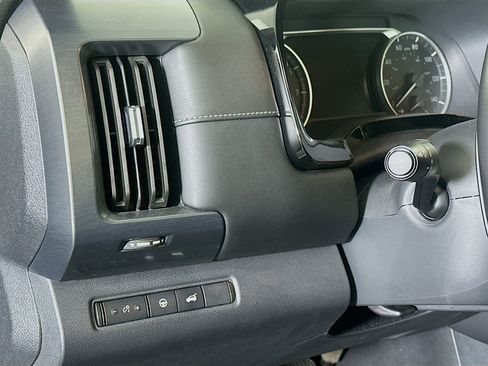 Used 2023 Nissan Pathfinder SL w/ SL Premium Package FWD image 17