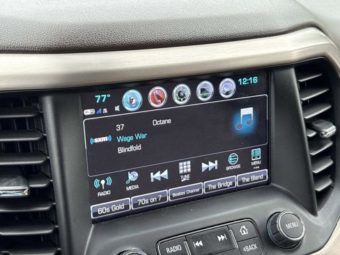 Used 2019 GMC Acadia Denali w/ Technology Package FWD image 23