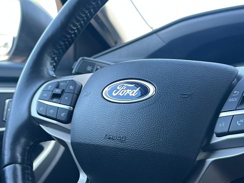 Used 2021 Ford Explorer XLT w/ Equipment Group 202A image 31