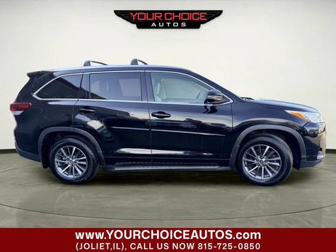 Used 2018 Toyota Highlander XLE AWD/4WD image 12