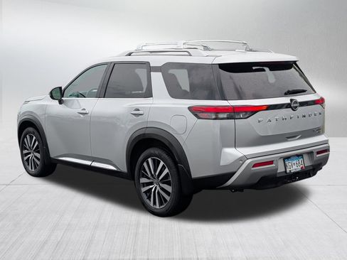 Used 2022 Nissan Pathfinder Platinum w/ Cargo Package AWD/4WD image 5