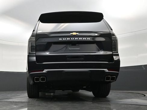 Used 2026 Chevrolet Suburban High Country AWD/4WD image 23