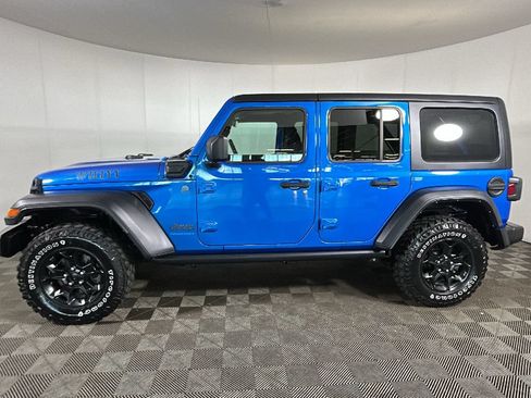 Used 2023 Jeep Wrangler Unlimited w/ Cold Weather Group AWD/4WD image 7