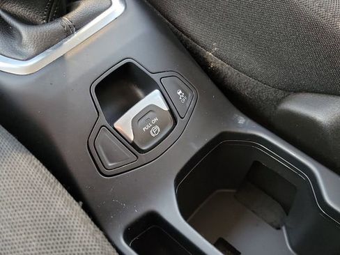 Used 2019 Jeep Renegade Sport AWD/4WD image 26