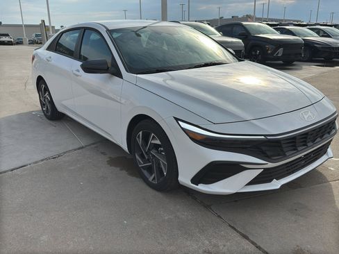 New 2025 Hyundai Elantra Sport image 2