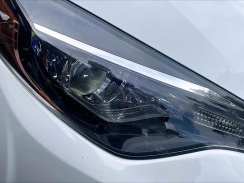 Used 2018 Toyota Corolla LE FWD image 28