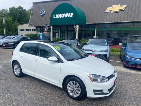Used 2016 Volkswagen Golf 4-Door FWD image 1