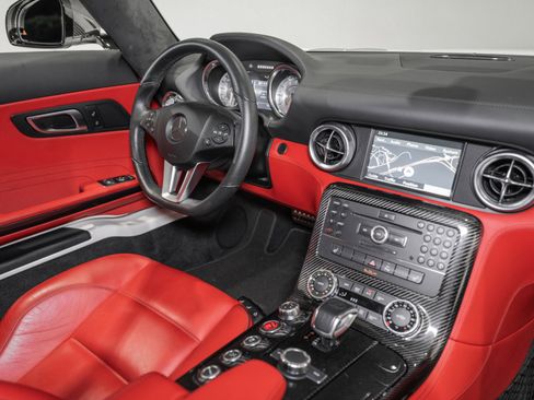 Used 2012 Mercedes-Benz SLS AMG Coupe image 32