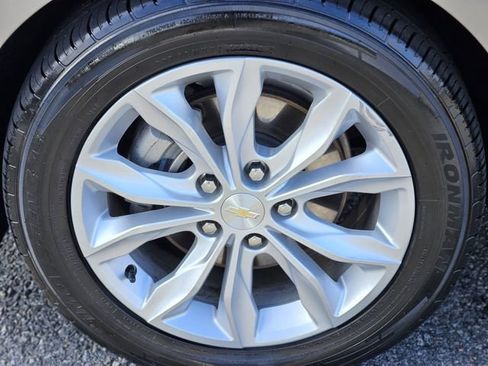 Used 2025 Chevrolet Malibu LT image 8