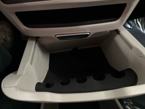 Used 2024 Chrysler Pacifica Touring-L FWD image 30