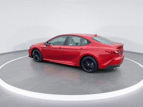 Used 2025 Toyota Camry SE image 6