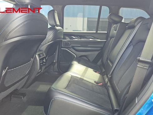 Used 2022 Jeep Grand Cherokee Trailhawk w/ Advanced Protech Group II AWD/4WD image 18