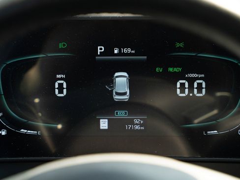 Used 2023 Kia Sportage EX image 25