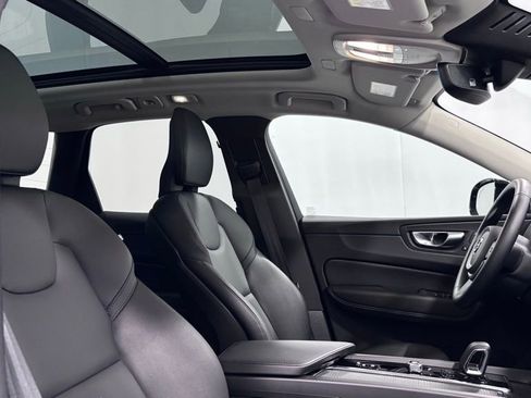 Certified 2025 Volvo XC60 B5 Core AWD/4WD image 19