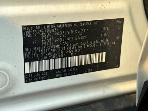 Used 2022 Toyota RAV4 LE AWD/4WD image 27