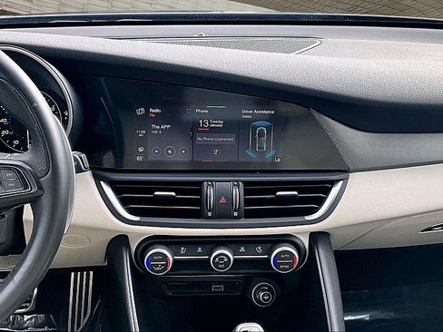 Used 2020 Alfa Romeo Giulia w/ Quick Order Package 22K Sport image 6