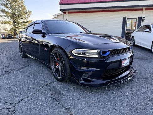 Used 2017 Dodge Charger R/T Scat Pack image 3