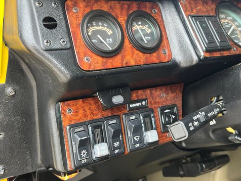 Used 1997 HUMMER H1 4-Door Hard Top AWD/4WD image 33