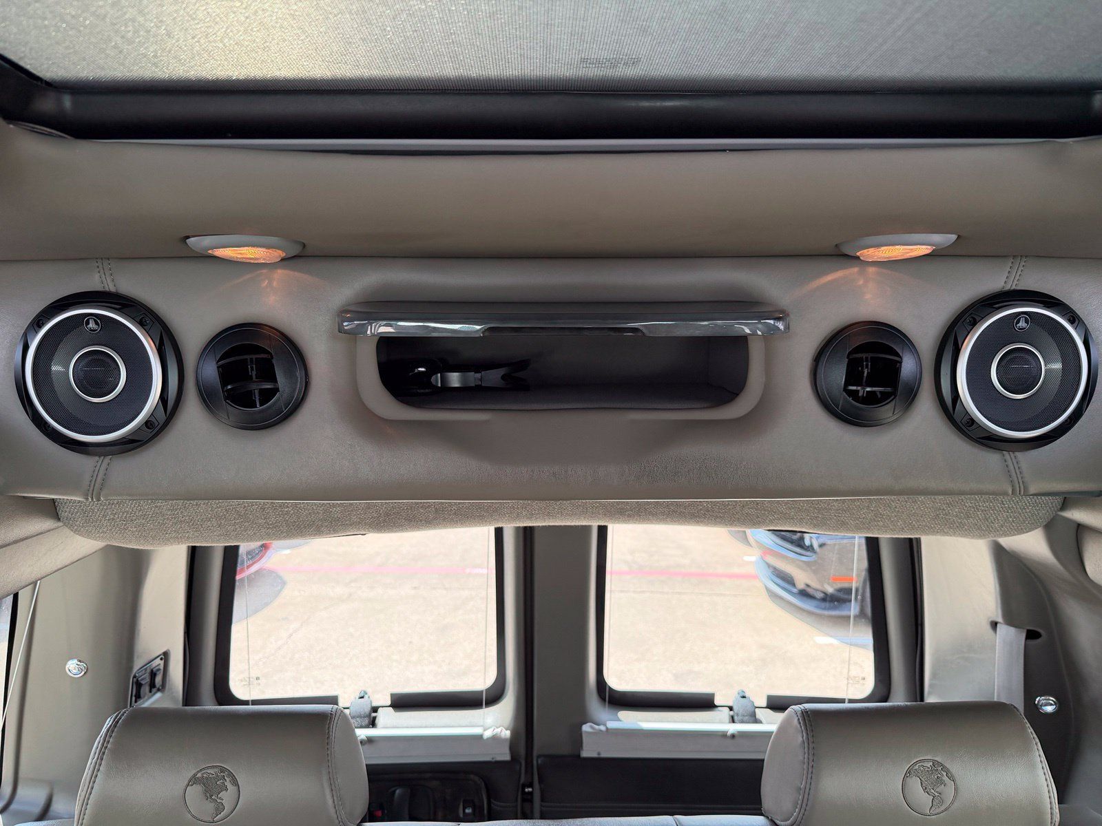 Used 2020 GMC Savana 2500 Extended w/ Enhanced Convenience Package RWD image 24