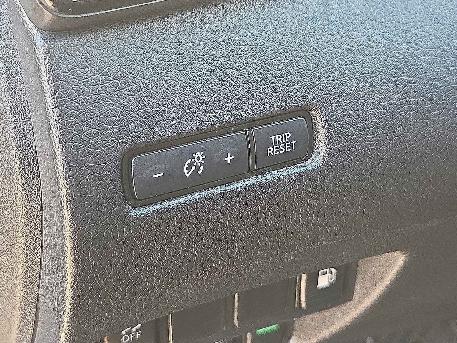 Used 2018 Nissan Rogue S w/ S Value Package FWD image 11