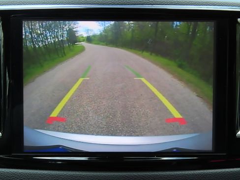 Used 2024 Chrysler Pacifica Touring-L FWD image 5