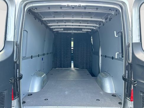 Used 2024 Mercedes-Benz Sprinter 2500 image 26