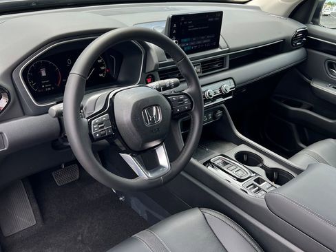New 2025 Honda Pilot EX-L image 17